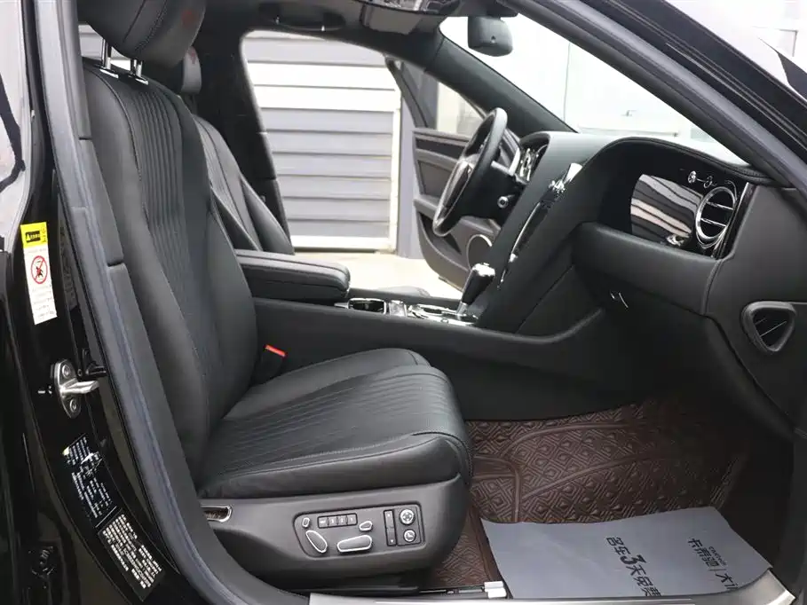 Bentley Flying Spur 2020 — фото 26