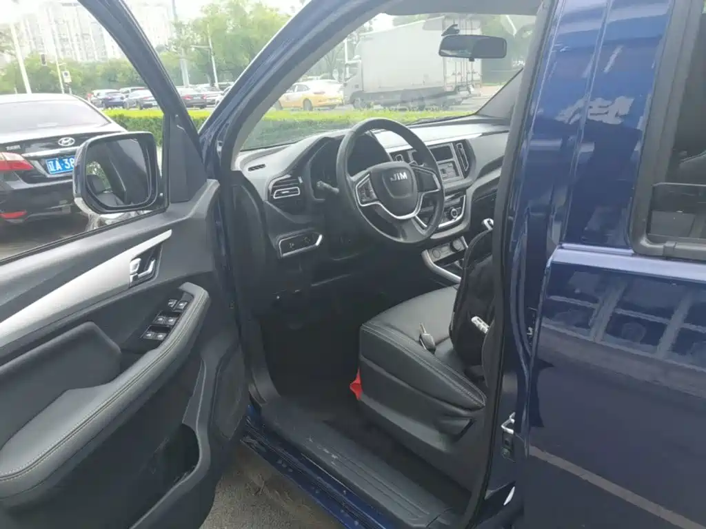 Isuzu RE-MAX Ruimai 2024 — фото 15