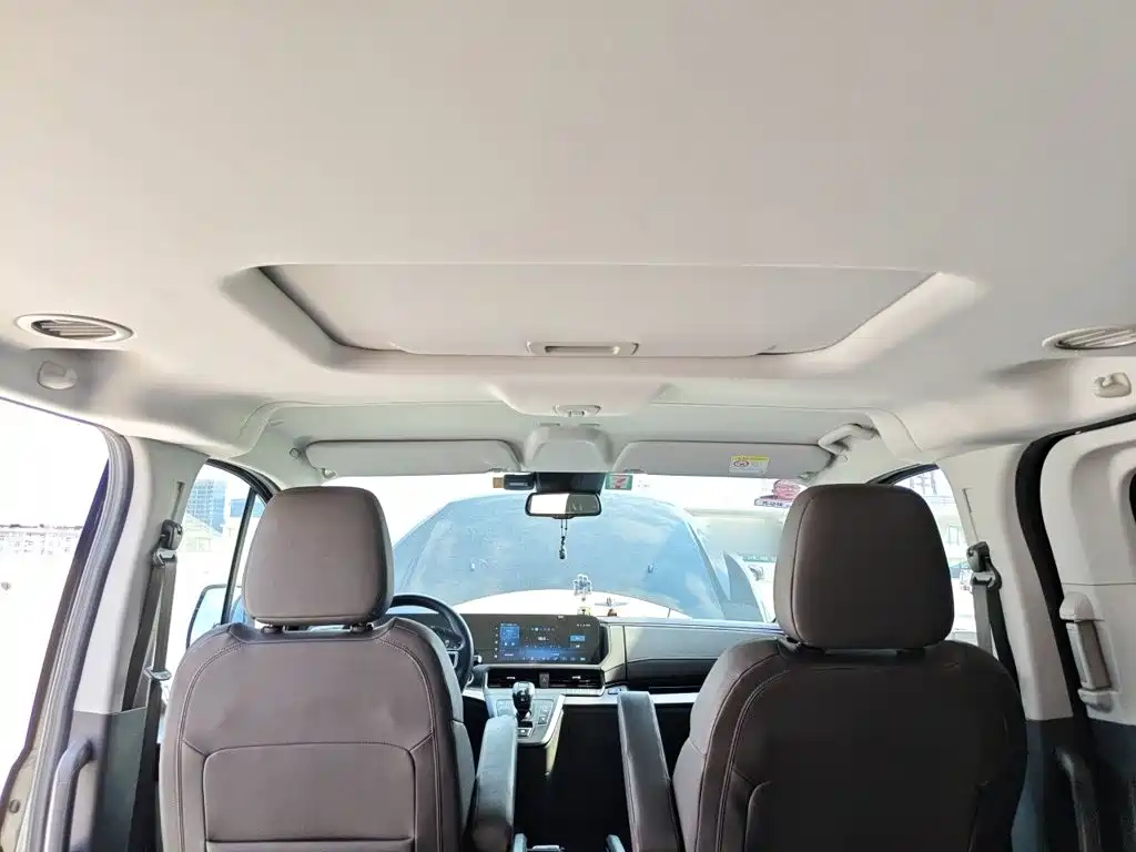 Ford Tourneo 2023 — фото 9