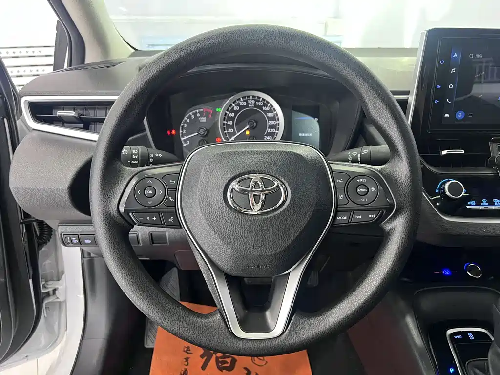 Toyota Corolla 2023 — фото 11