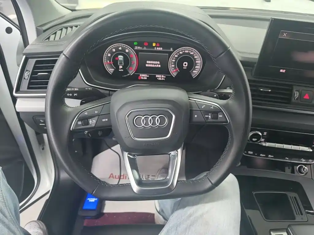 Audi Q5L 2023 — фото 17