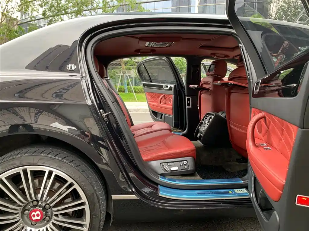 Bentley Flying Spur 2013 — фото 14