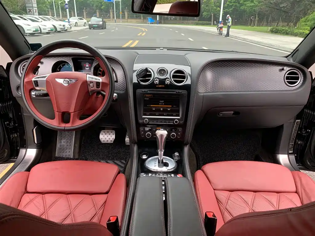 Bentley Flying Spur 2013 — фото 10