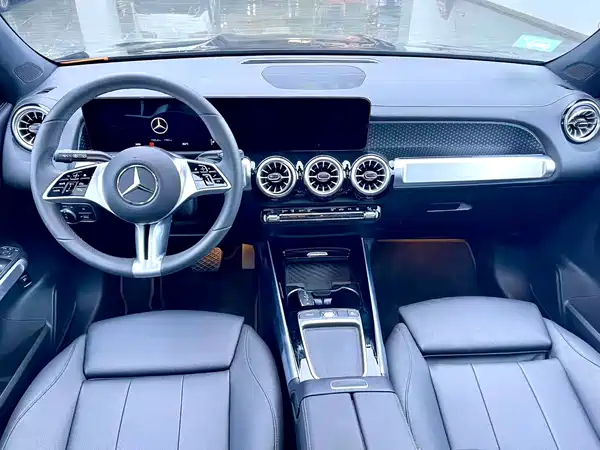 Mercedes-Benz EQB 2025