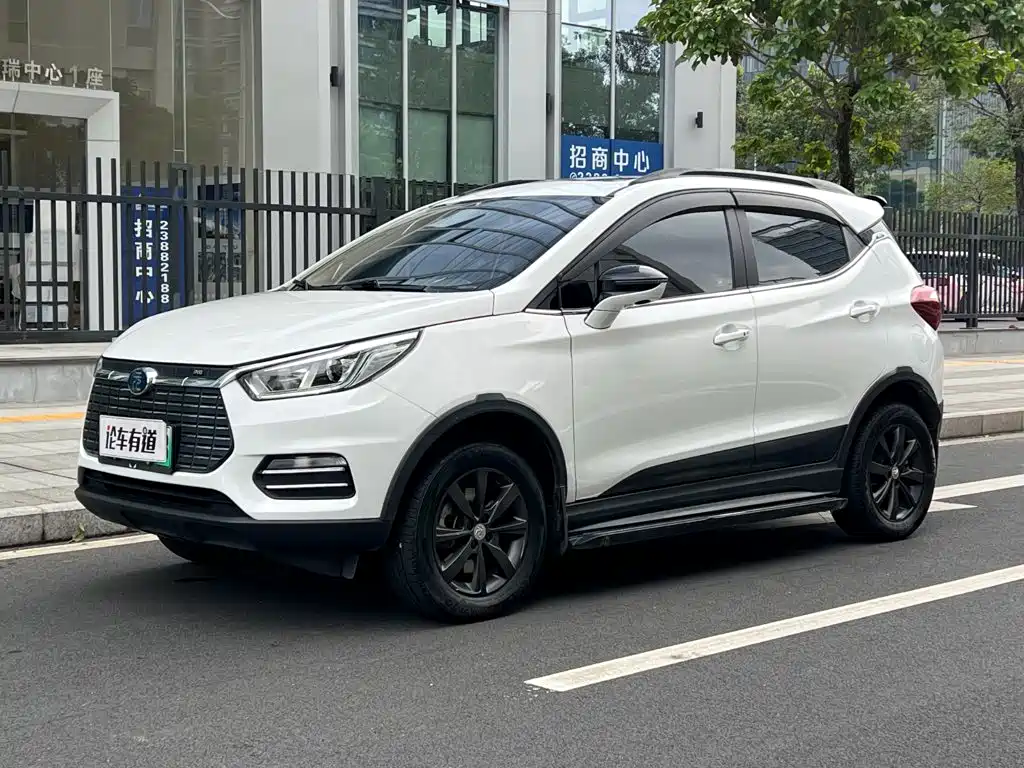 BYD Yuan New Energy 2018 — фото 1
