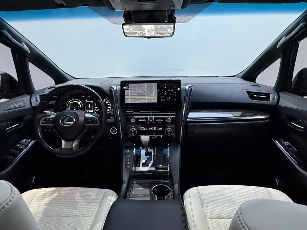 Lexus LM 2022 — фото 12
