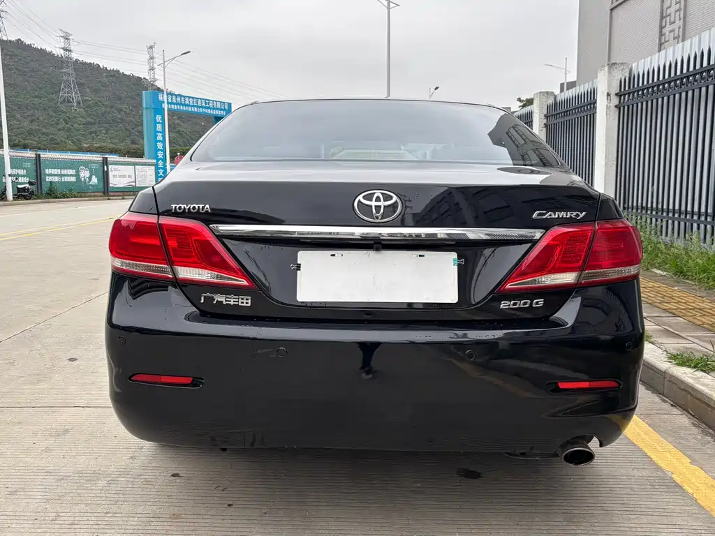 Toyota Camry 2011 — фото 11