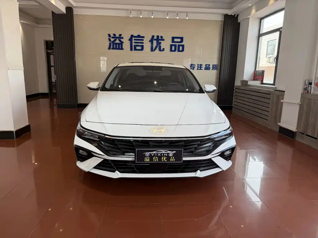 Hyundai Elantra 2023