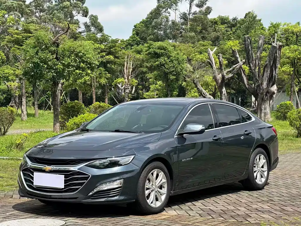 Chevrolet Malibu XL 2022 — фото 1