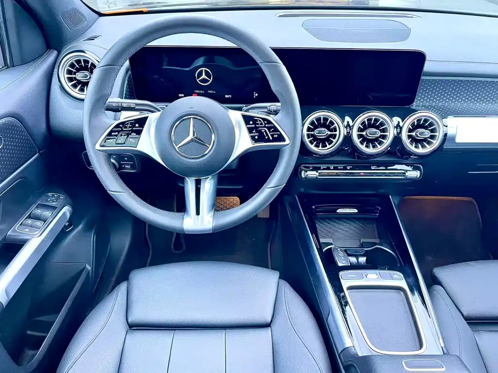 Mercedes-Benz EQB 2025 — фото 7