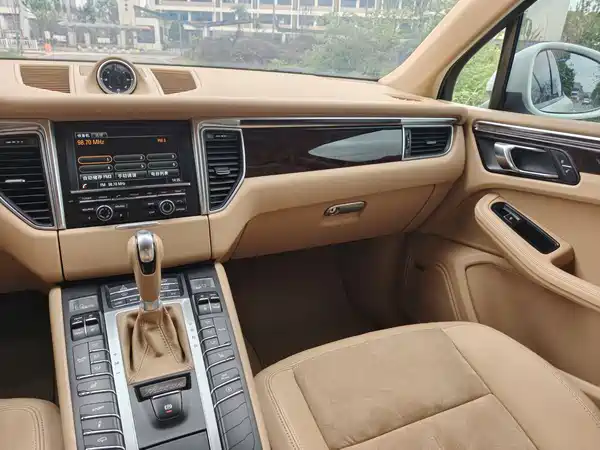 Porsche Macan 2014