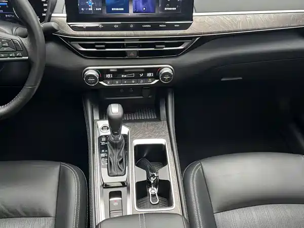 Nissan Teana 2024