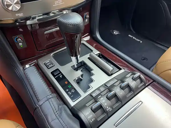 Lexus LX 2016