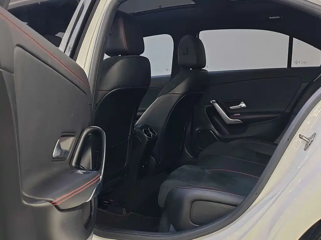 Mercedes-Benz A-Class 2023 — фото 9