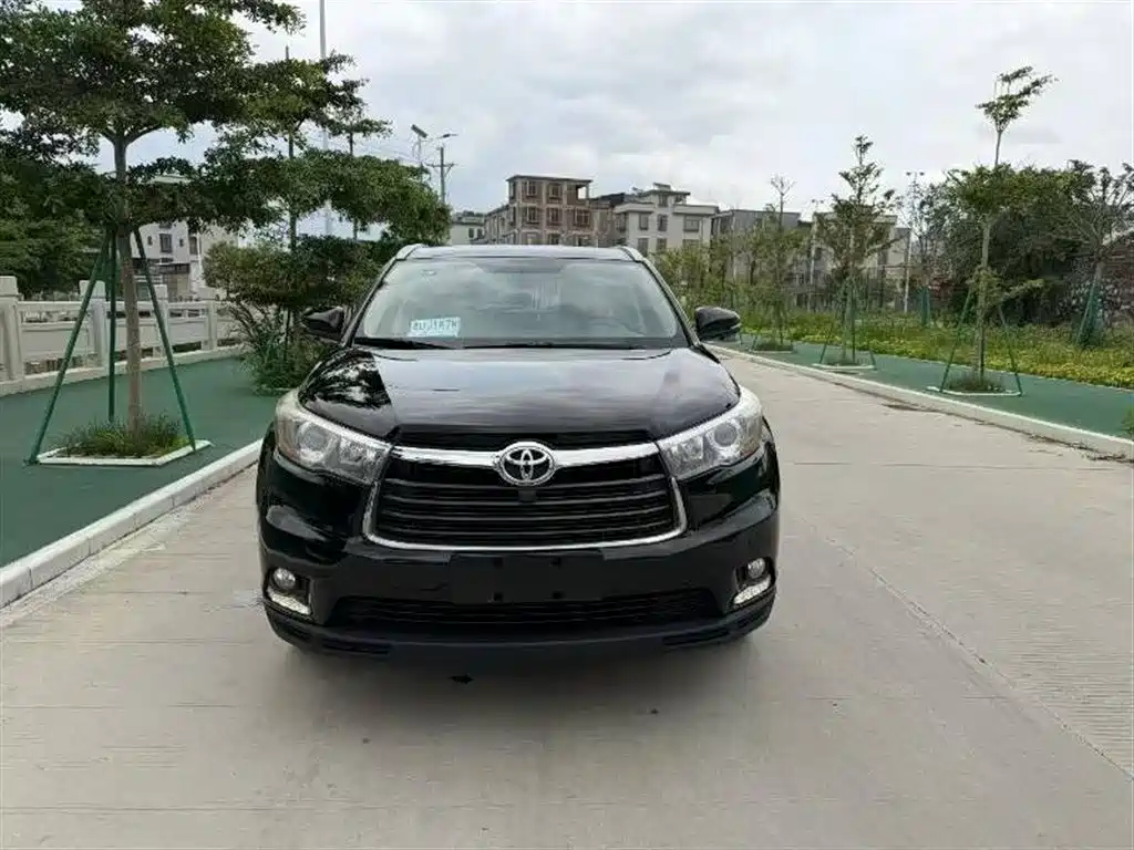 Toyota Highlander 2017 — фото 1