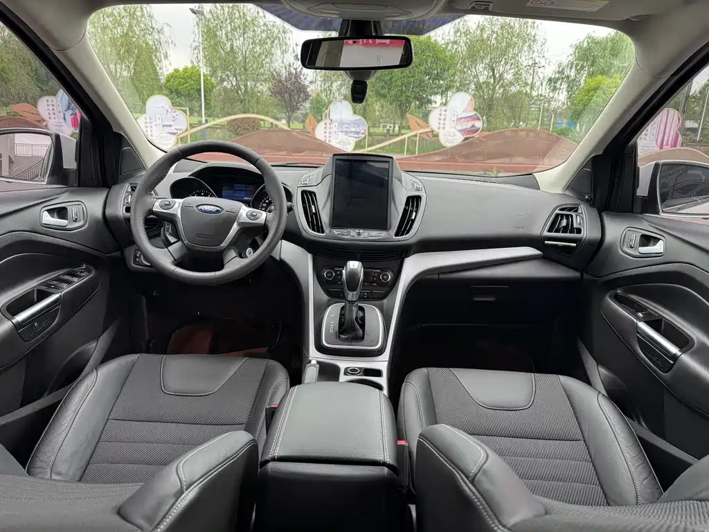 Ford Kuga 2016 — фото 16