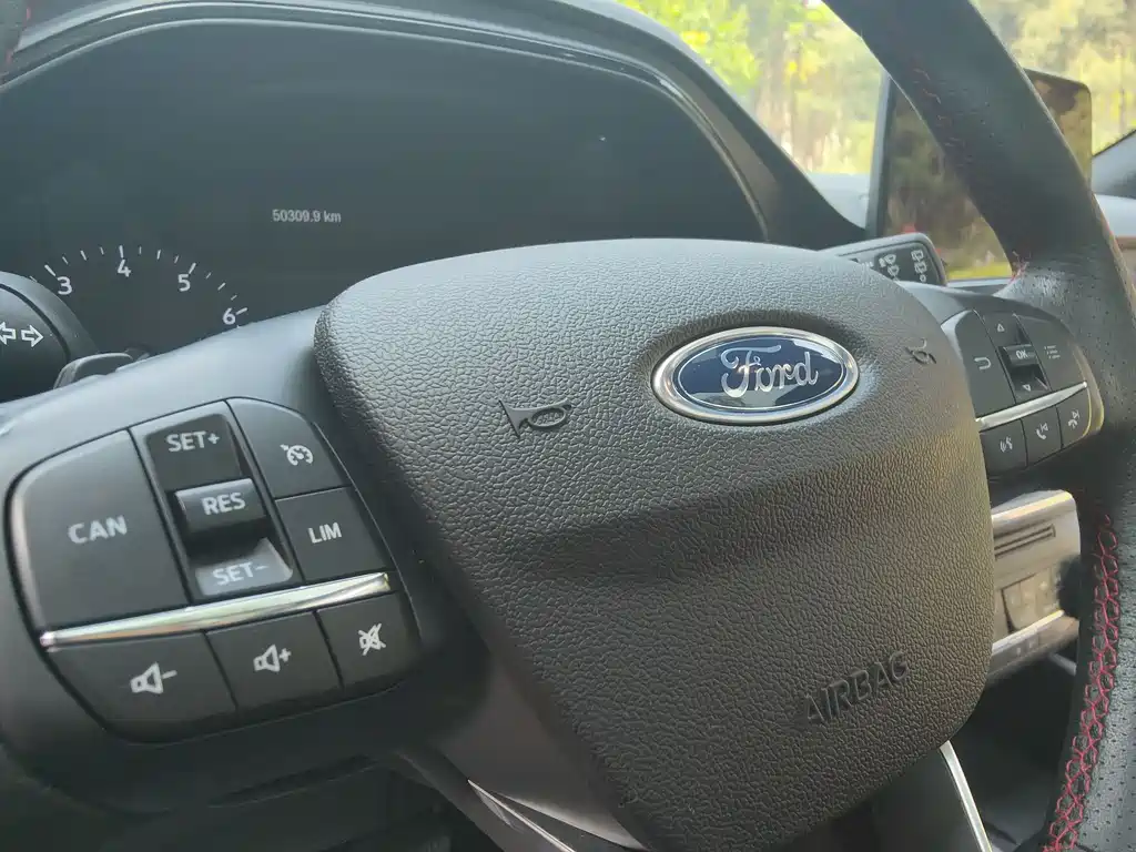 Ford Focus 2020 — фото 12
