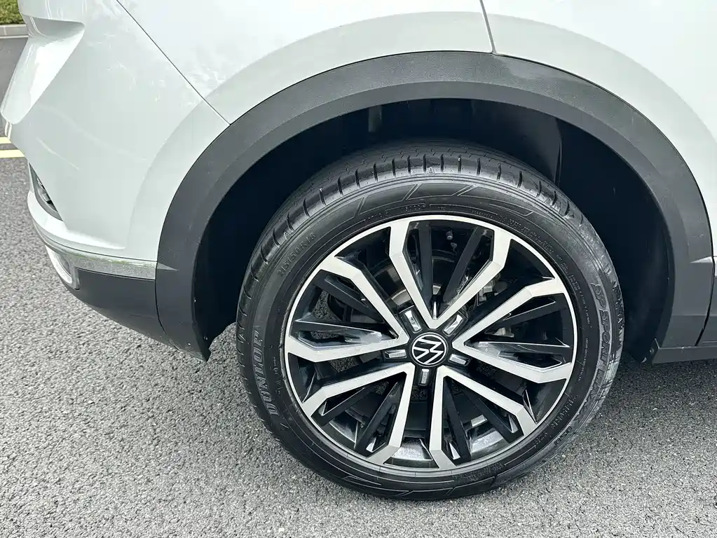Volkswagen T-Roc 2023 — фото 15
