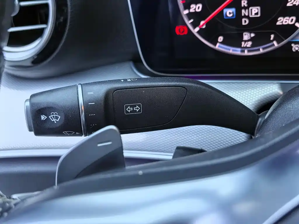 Mercedes-Benz E-Class 2020 — фото 13