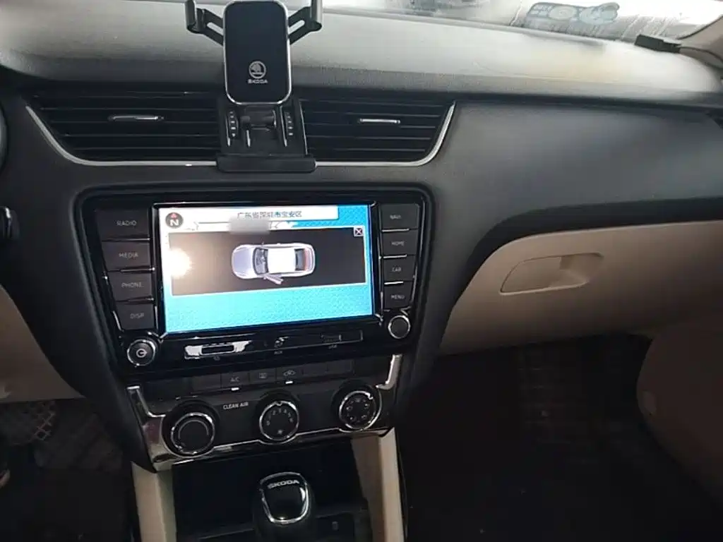 Skoda Octavia 2016 — фото 10
