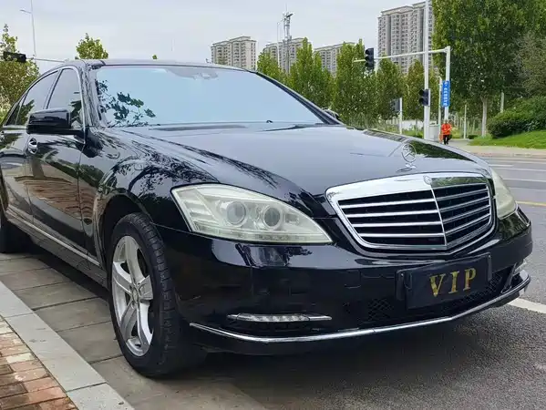 Mercedes-Benz S-Class 2010