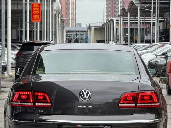 Volkswagen Phaeton 2013