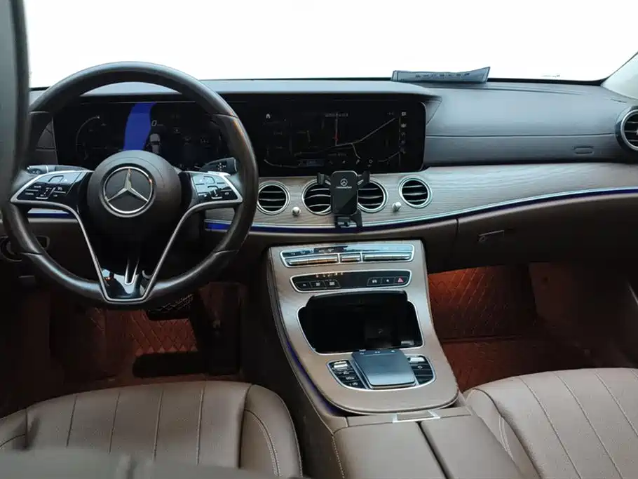 Mercedes-Benz E-Class 2022 — фото 12