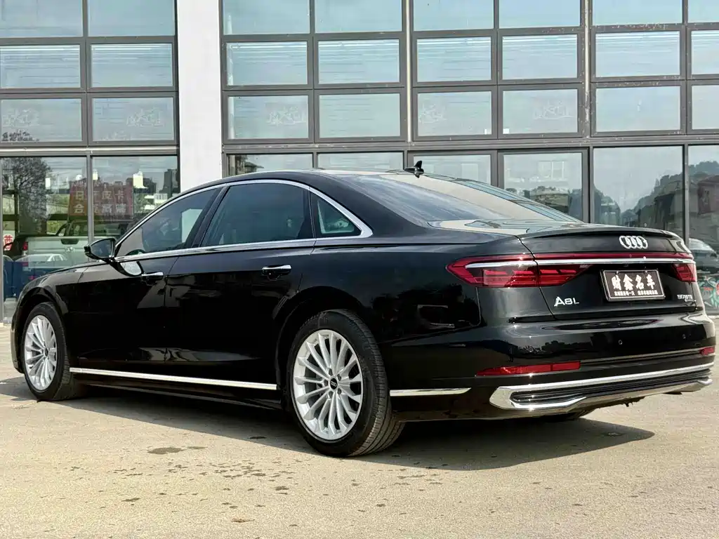 Audi A8 2023 — фото 16