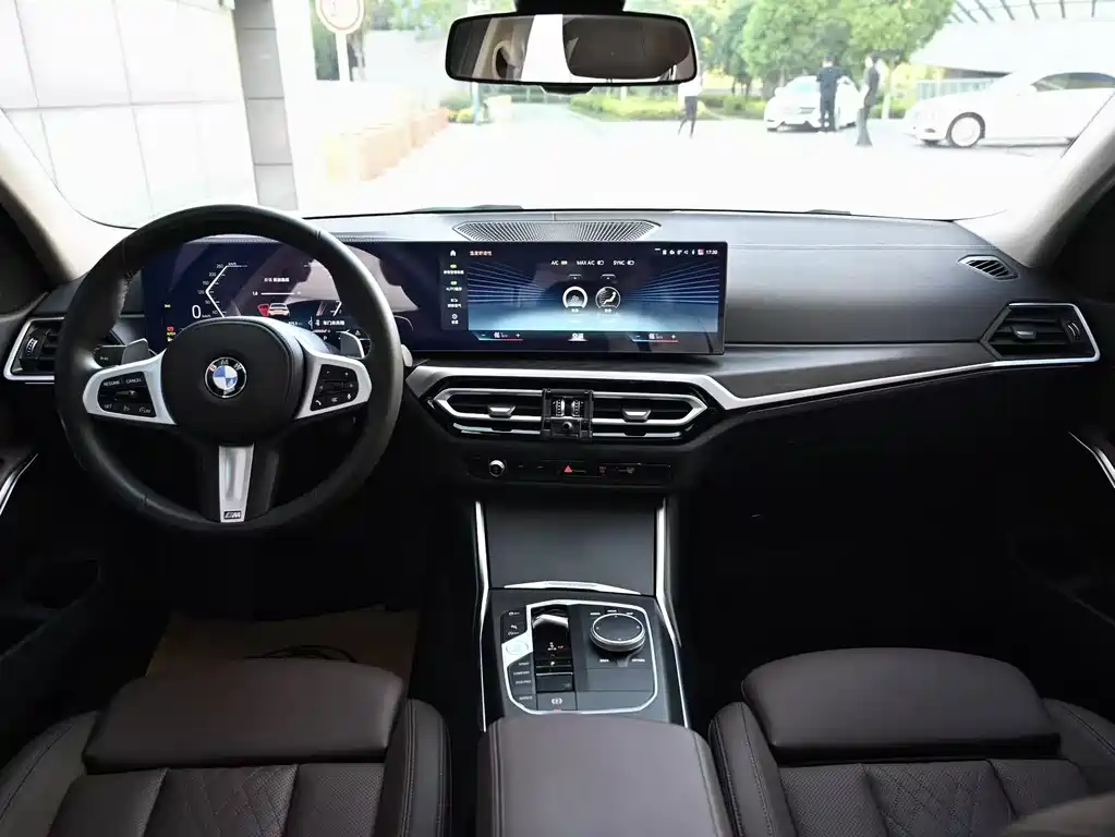 BMW 3 Series 2023 — фото 11