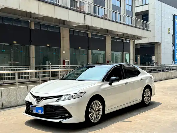 Toyota Camry 2019