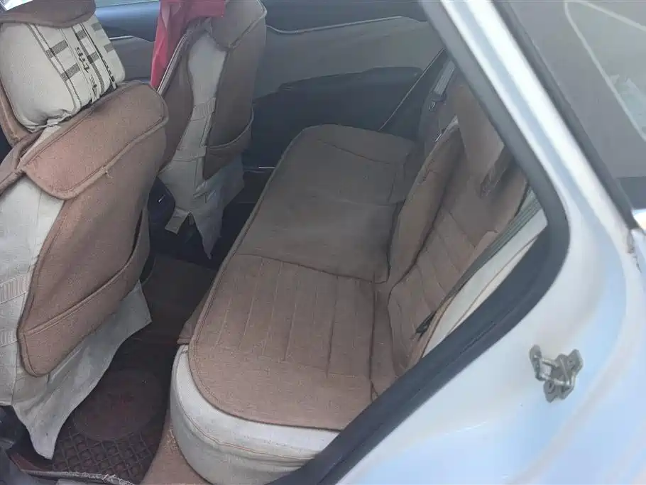 Buick Excelle 2015 — фото 11