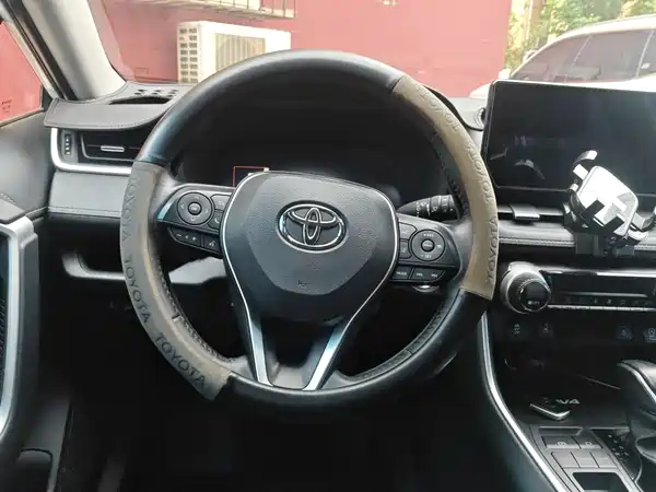 Toyota RAV4 2024