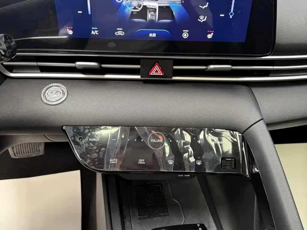 Hyundai Elantra 2023 — фото 11