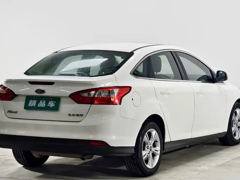 Ford Focus 2014 — фото 4