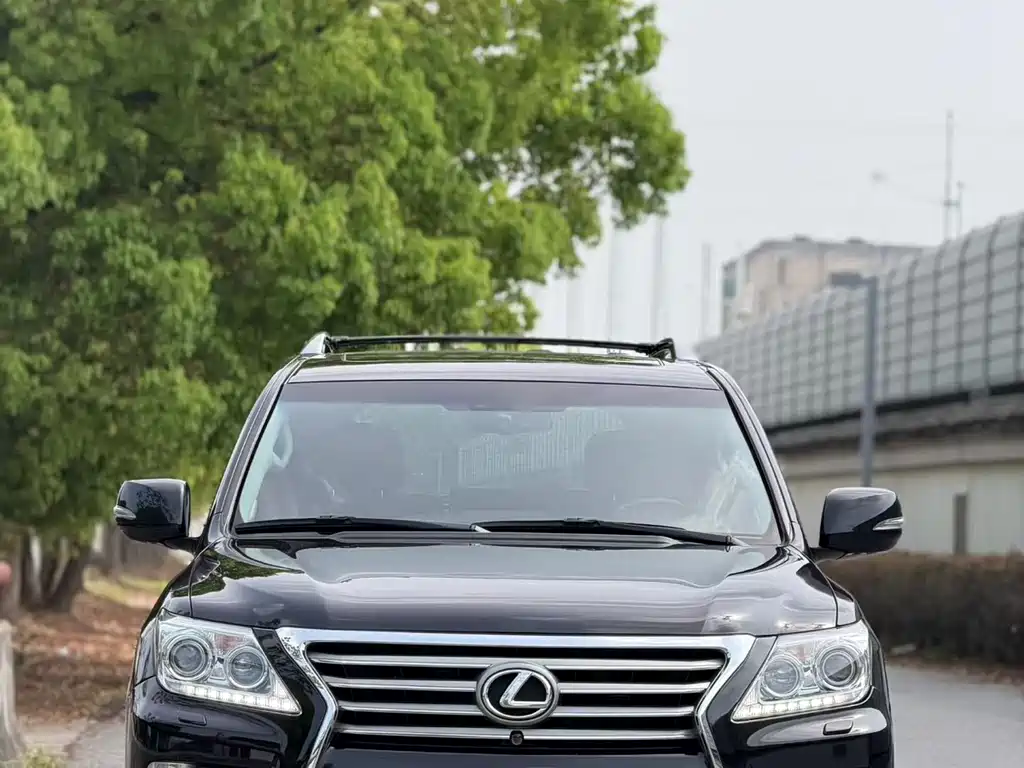 Lexus LX 2014 — фото 1
