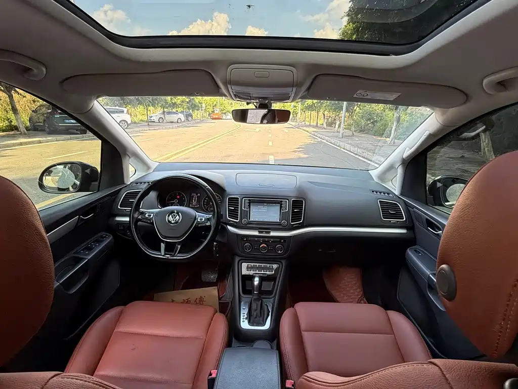 Volkswagen Sharan 2017 — фото 12