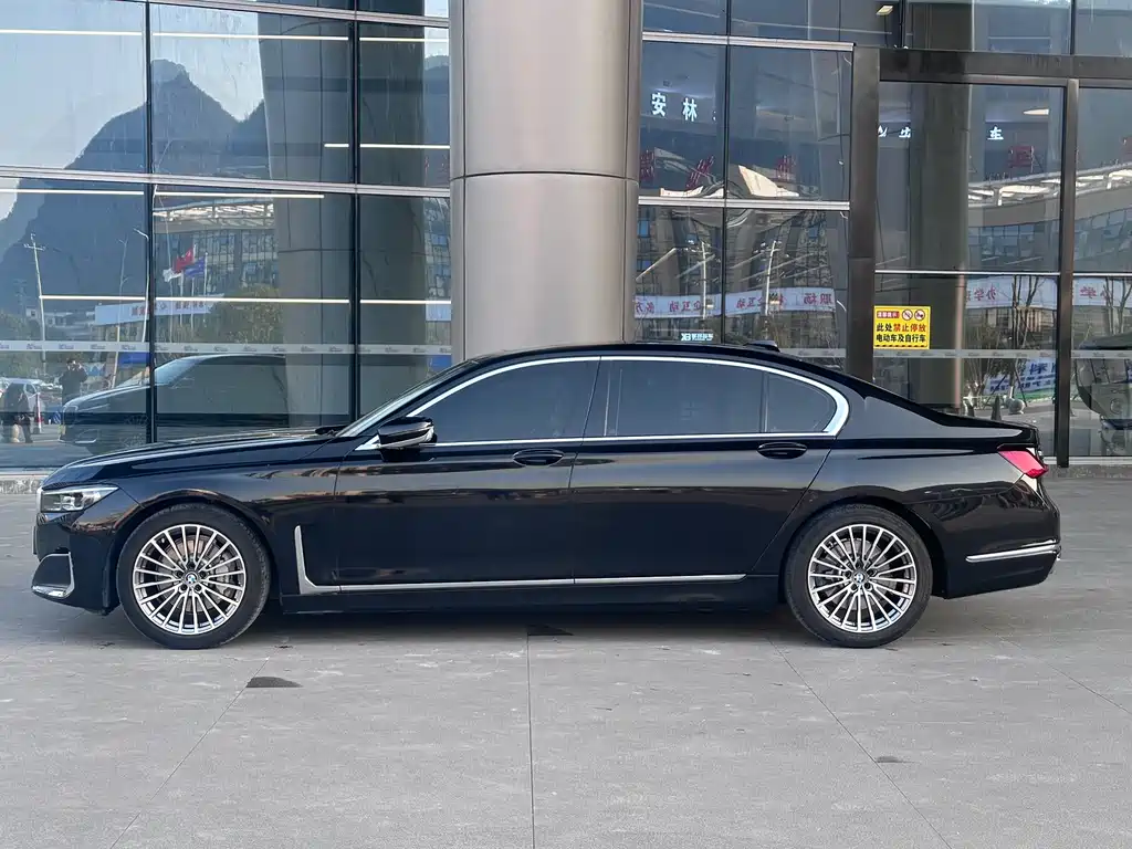 BMW 7 Series 2019 — фото 4