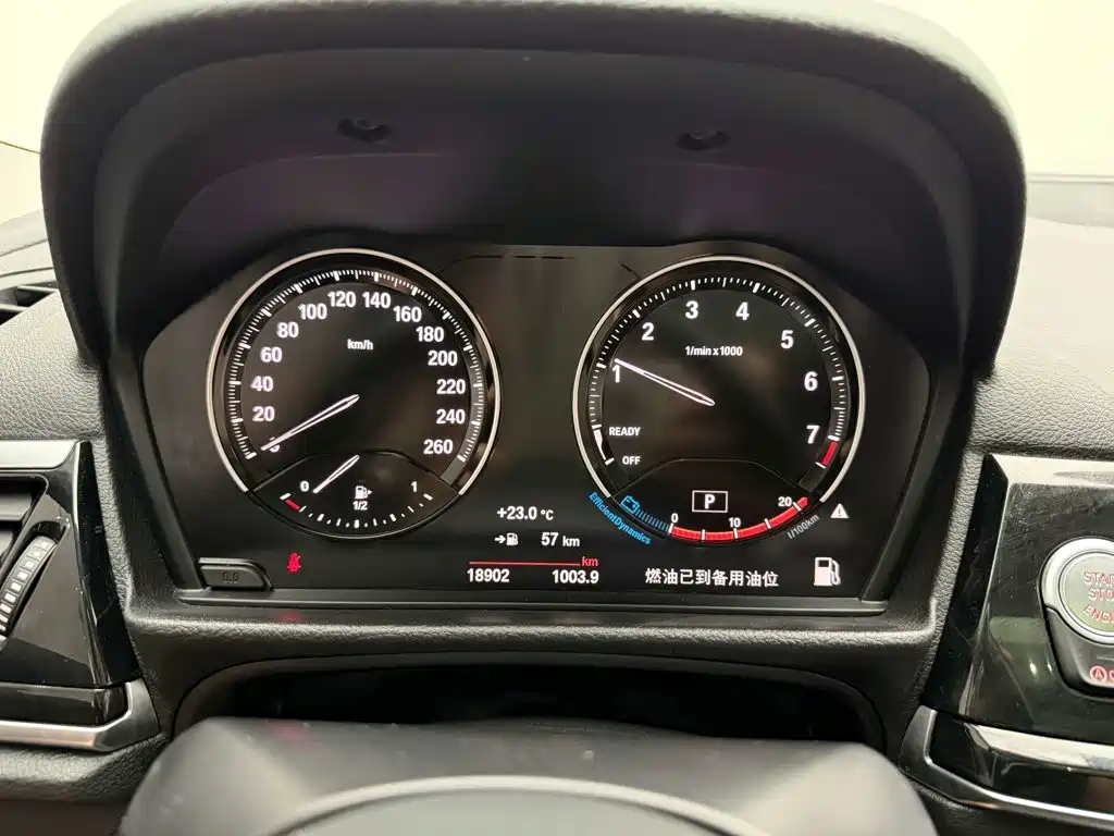BMW 1 Series 2022 — фото 15