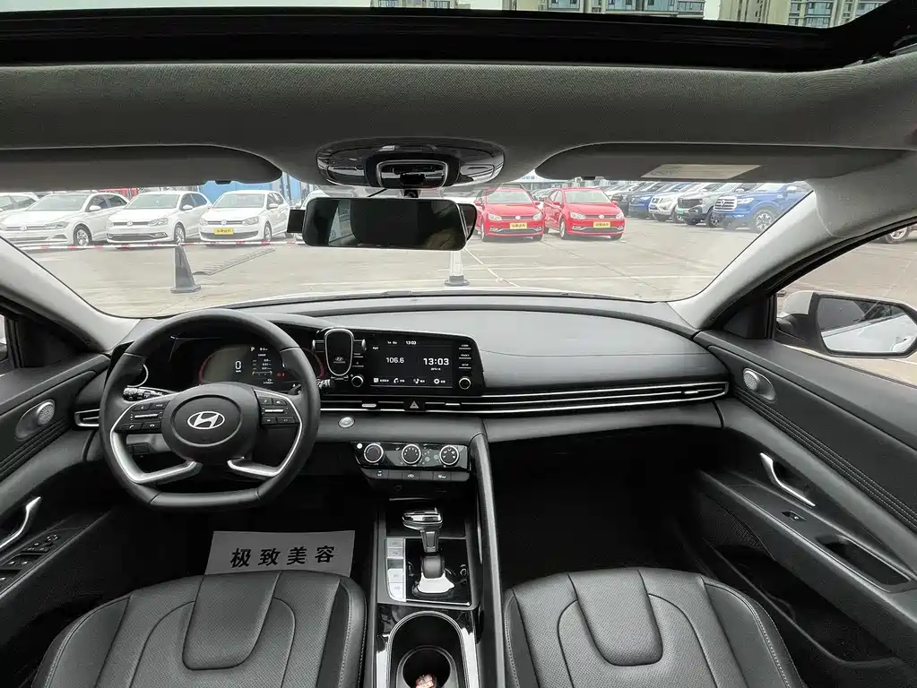 Hyundai Elantra 2023 — фото 13