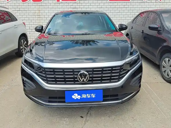 Volkswagen Passat 2025