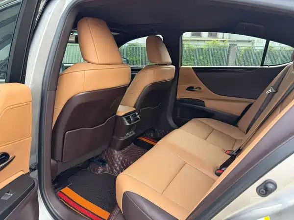 Lexus ES 2018
