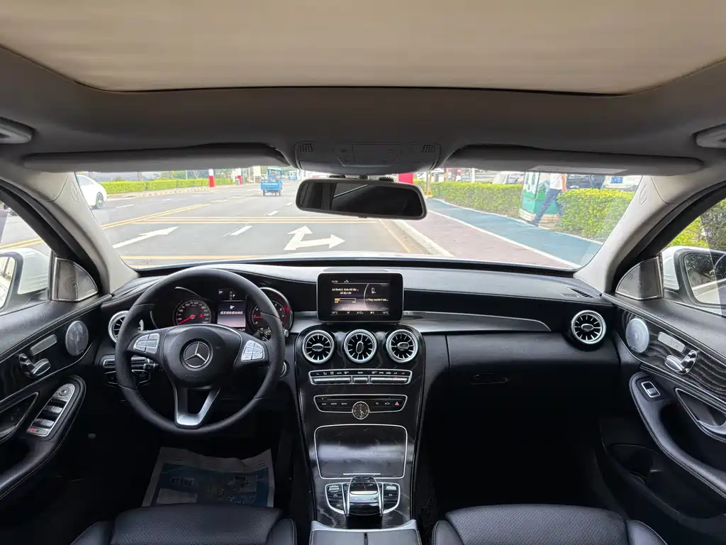 Mercedes-Benz C-Class 2018 — фото 15
