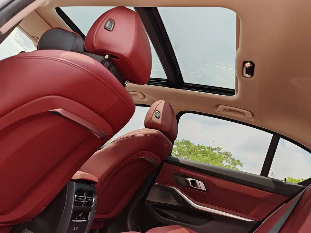 BMW 3 Series 2023 — фото 16