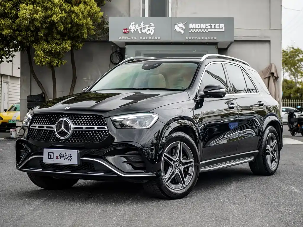 Mercedes-Benz GLE 2024 — фото 1
