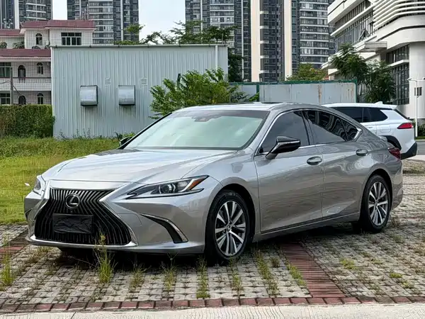 Lexus ES 2018