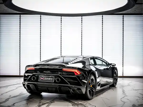 Lamborghini Huracan 2021