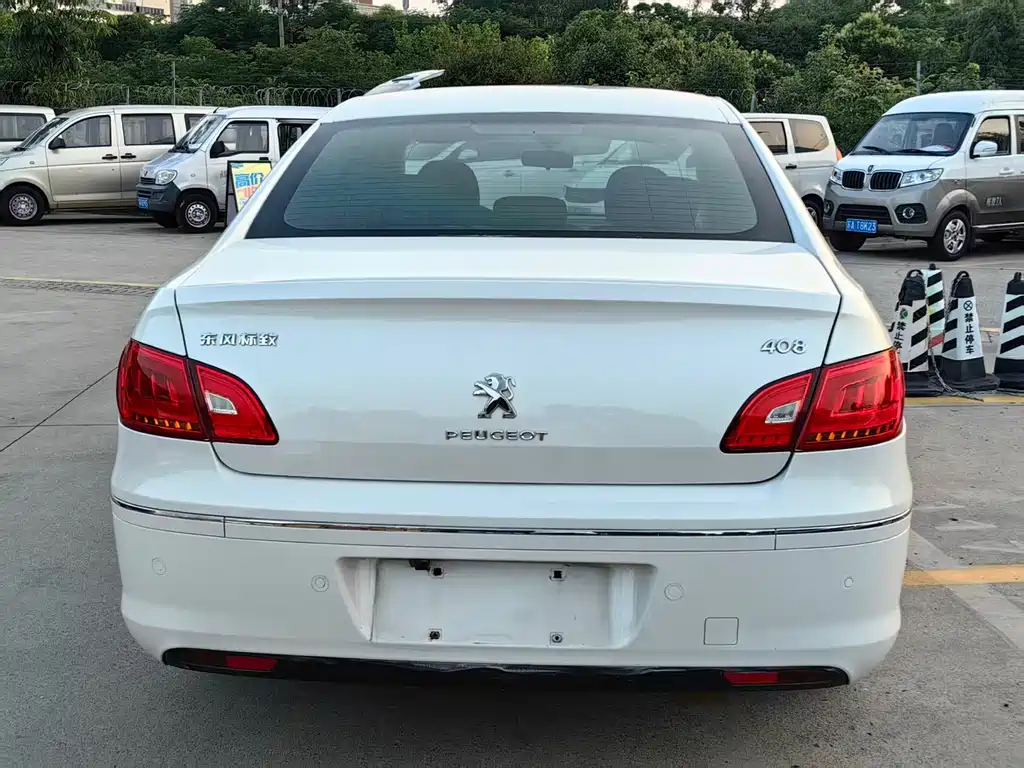 Peugeot 408 2014 — фото 10