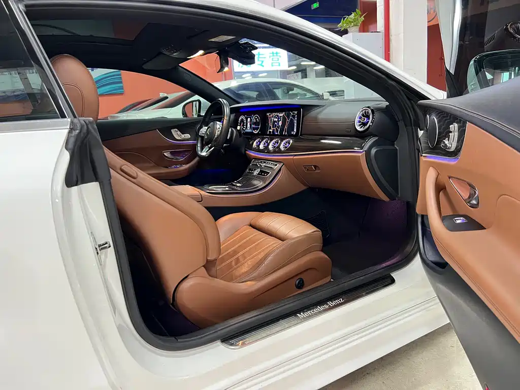 Mercedes-Benz E-Class 2019 — фото 14