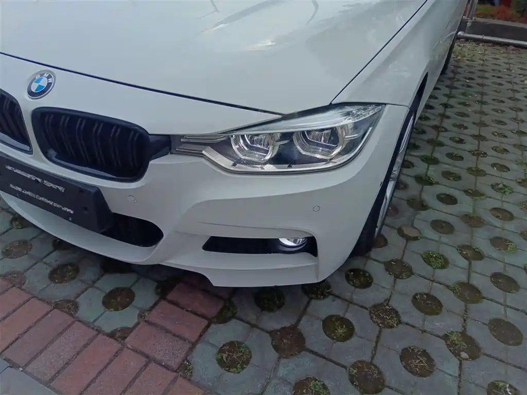 BMW 3 Series 2018 — фото 18