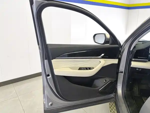 Geely Xingyue L 2023